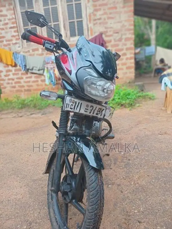 Bajaj Discover black red 2010