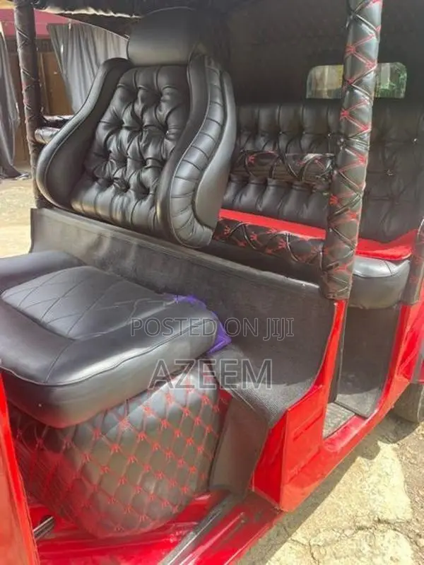 Bajaj RE Three Wheeler 2017