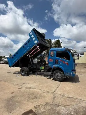 Mitsubishi Mini Cab Foton Tipper 2011
