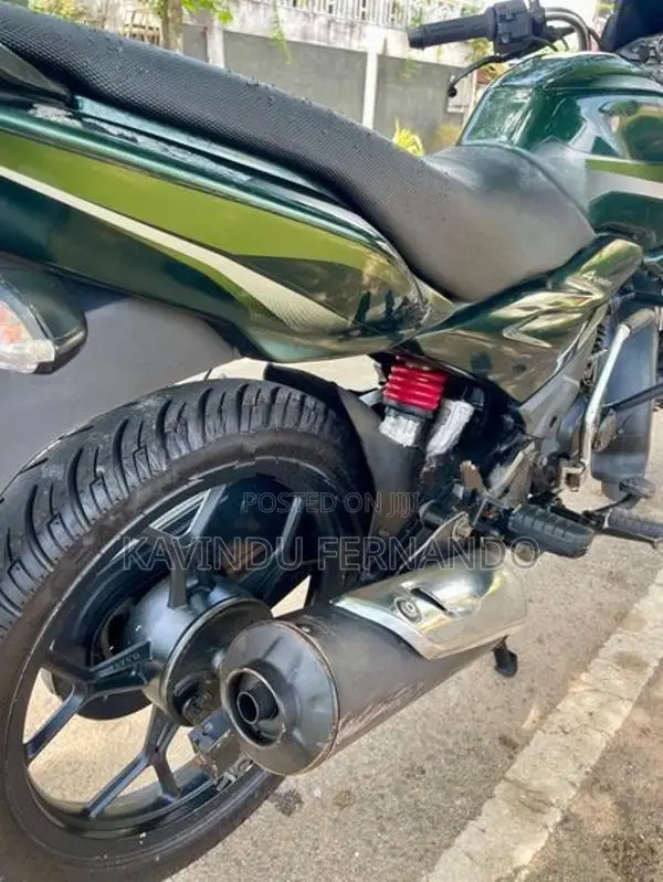 Bajaj Discover 150F 2015