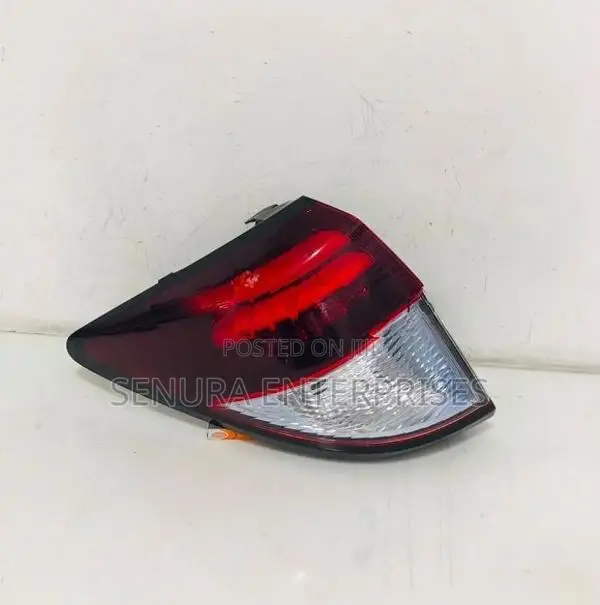 Honda Vezel RU3 Tail Light Lh