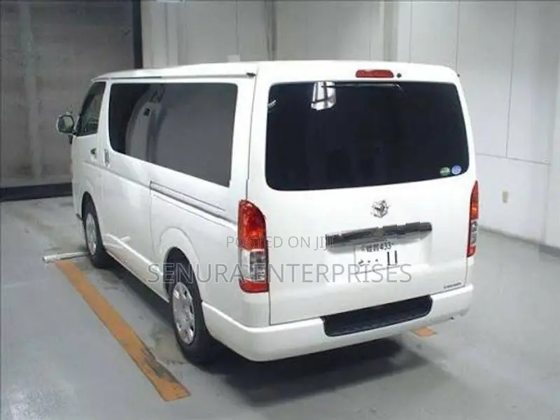 Toyota Hiace KDH200 Tail Light Lh