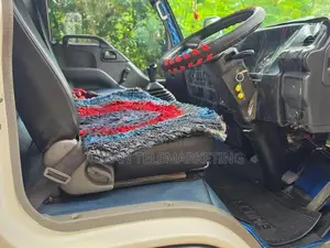Isuzu NPR66L 2006