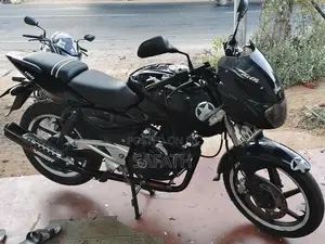 Bajaj Pulsar 180 2010