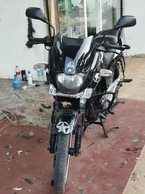 Bajaj Pulsar 180 2010