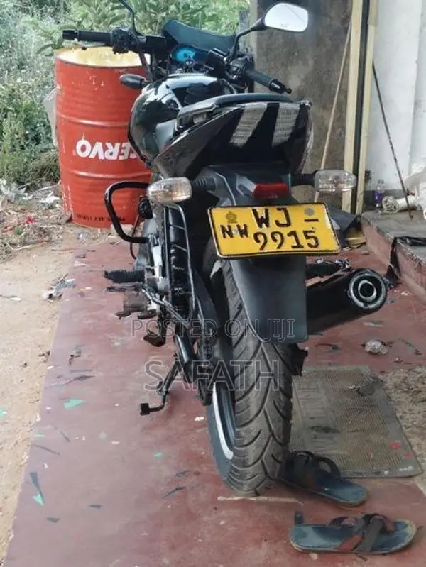 Bajaj Pulsar 180 2010