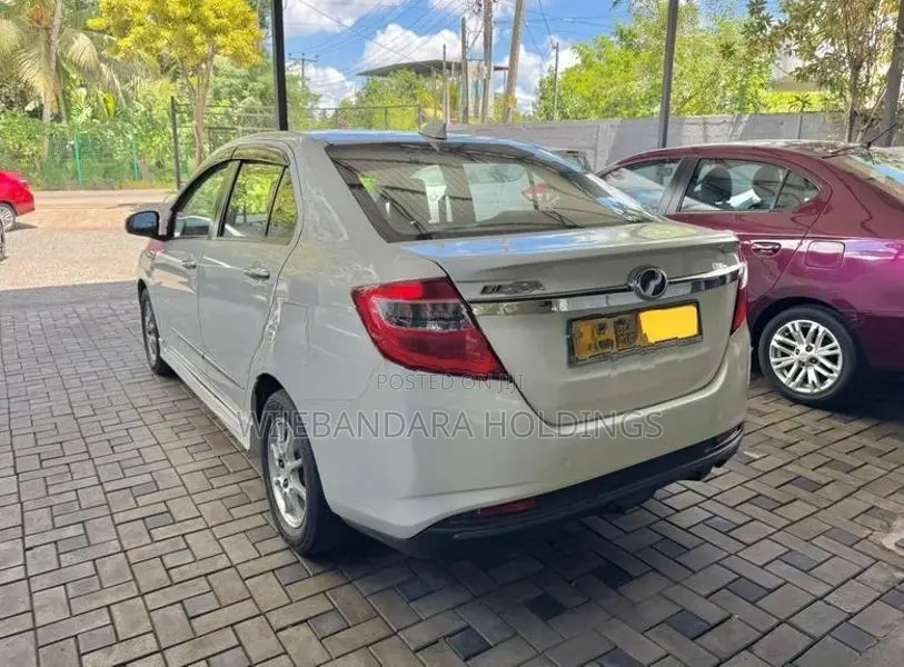 Perodua Bezza 2018