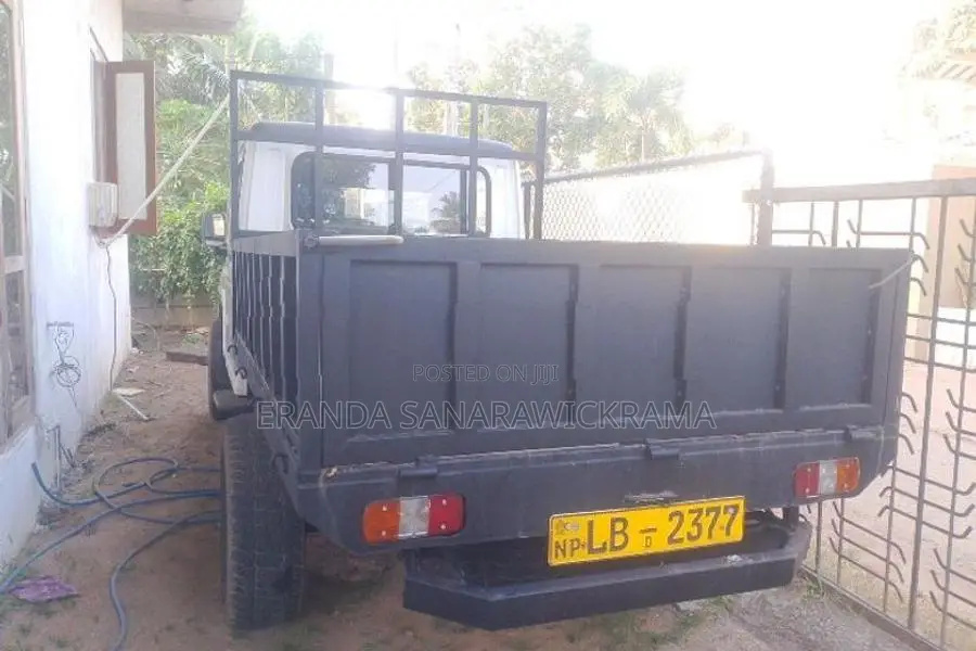 Mahindra Bolero 2006