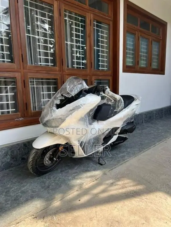 Honda PCX160 2025
