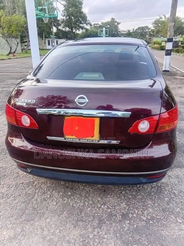 Nissan Bluebird 2011