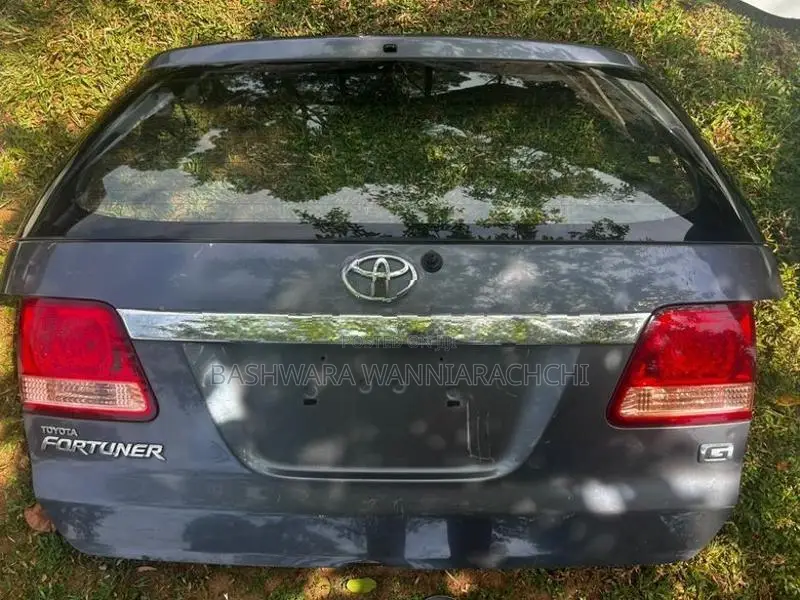 Toyota Fortuner 2008 Tail Gate