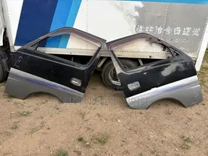 Nissan Caravan E25 GX Front Power Door Set