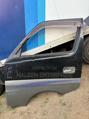 Nissan Caravan E25 GX Front Power Door Set