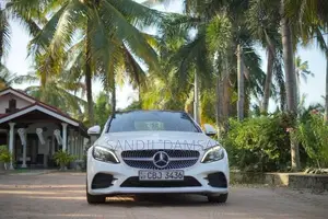 Mercedes Benz C200 Premium Plus 2019