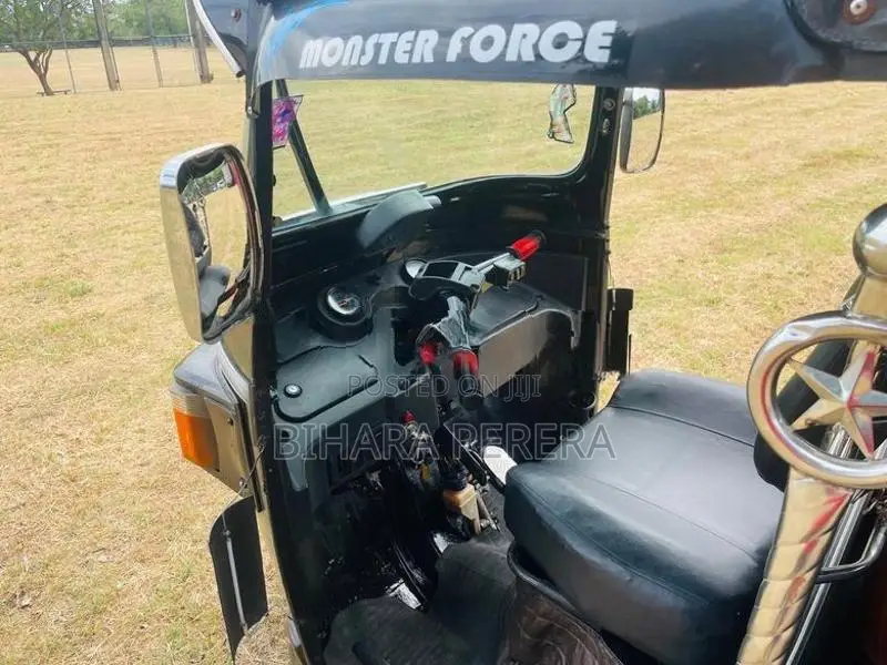 Bajaj RE 2010