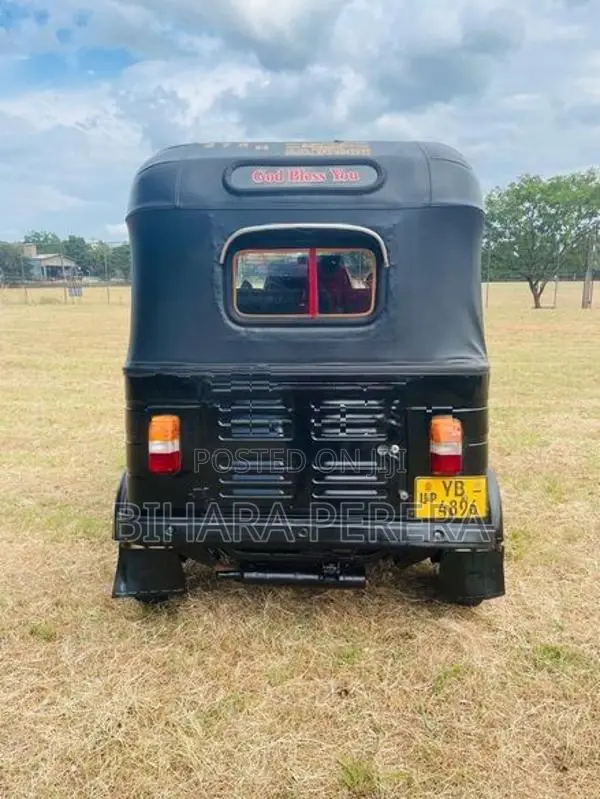 Bajaj RE 2010