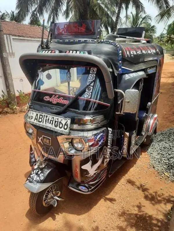 Bajaj RE 2016
