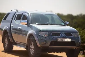 Mitsubishi L200 2011