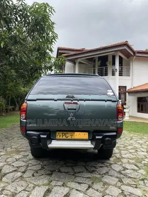 Mitsubishi L200 2011