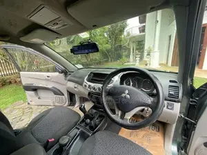Mitsubishi L200 2011