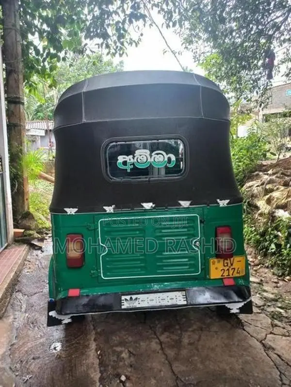 Bajaj RE 2002