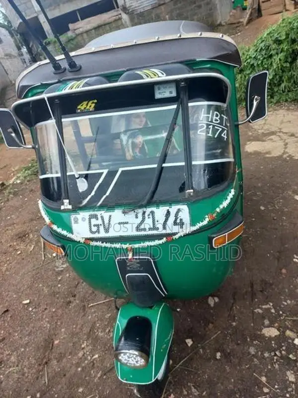 Bajaj RE 2002