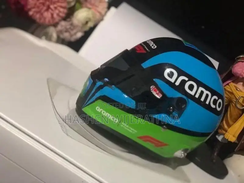 Laser Engraved 3D F1 Crystal Glass Cube and 1:4 Scale Bell Helmet
