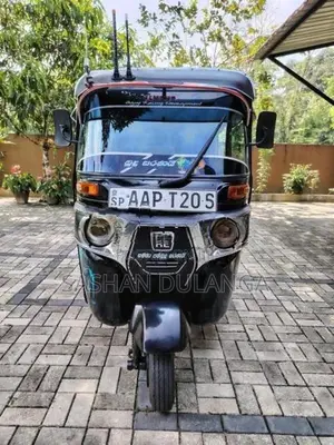 Bajaj RE 2014