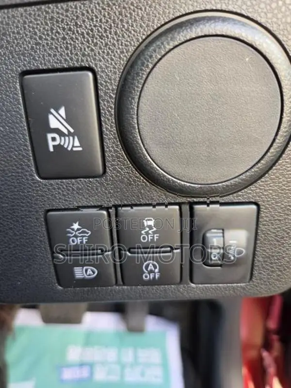 Daihatsu Mira L 2024