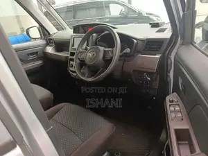 Toyota Roomy 2023