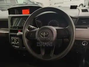 Toyota Roomy 2023