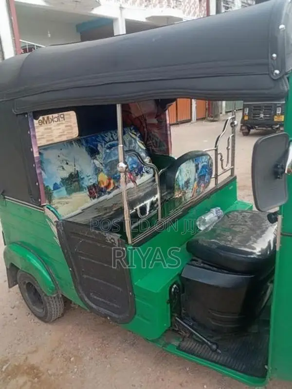 Bajaj RE 2014