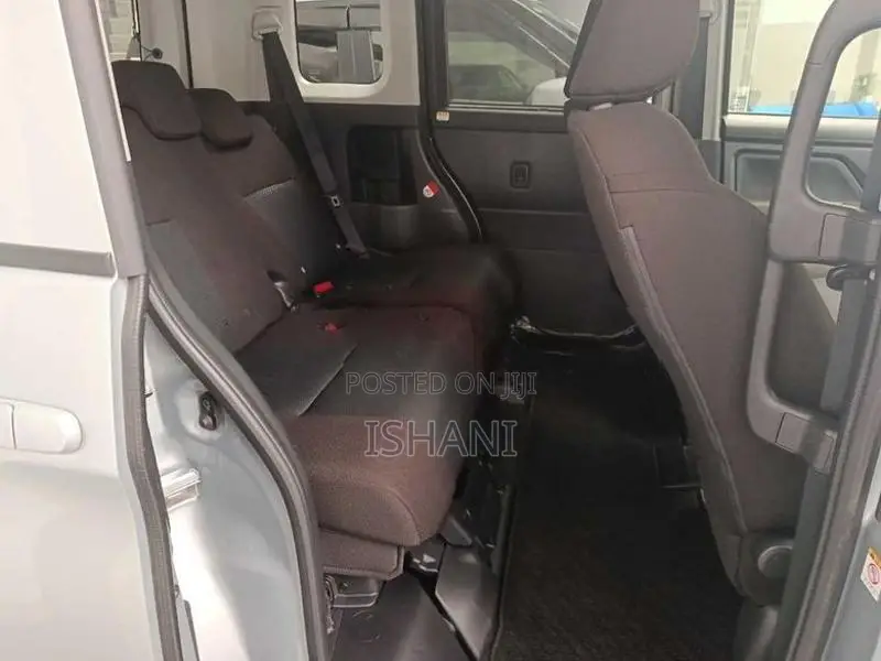 Toyota Roomy 2023