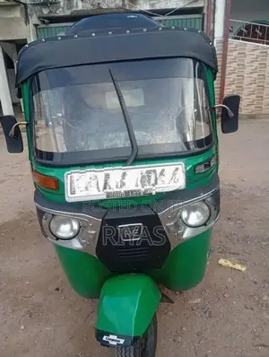Bajaj RE 2014