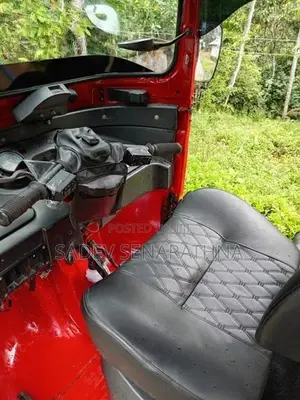 Bajaj RE 2015