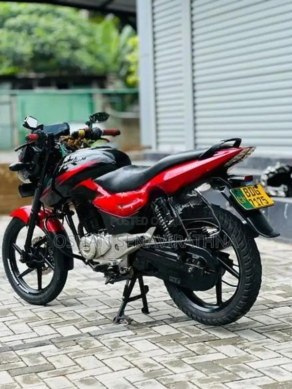Bajaj Pulsar 150 2015