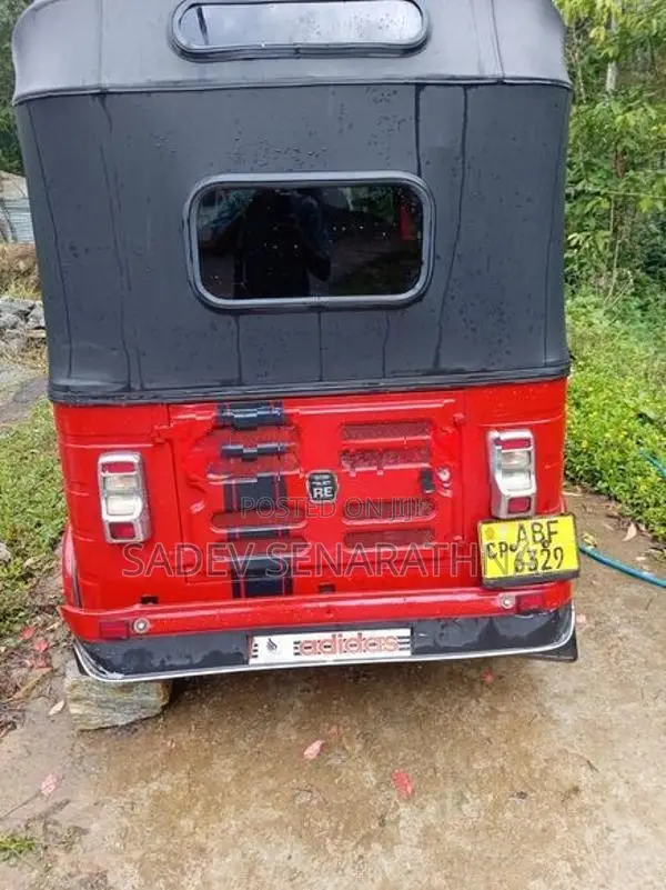 Bajaj RE 2015