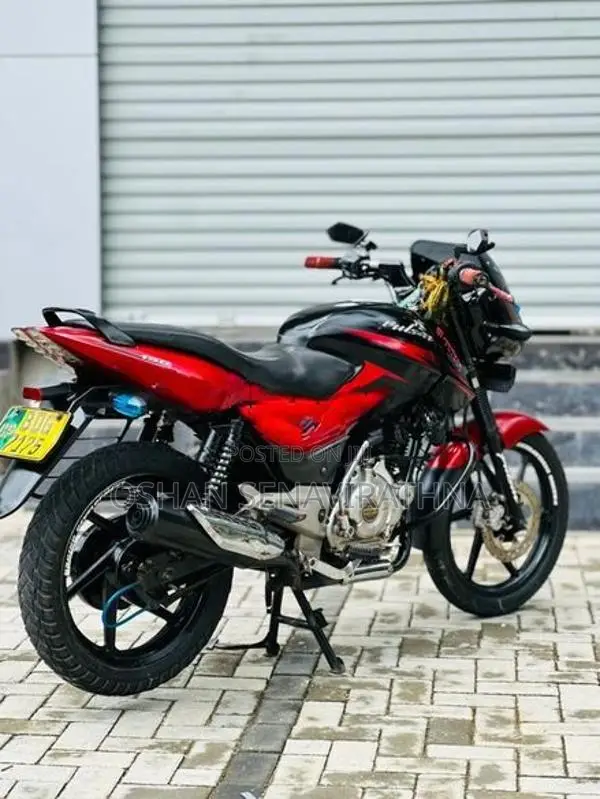 Bajaj Pulsar 150 2015