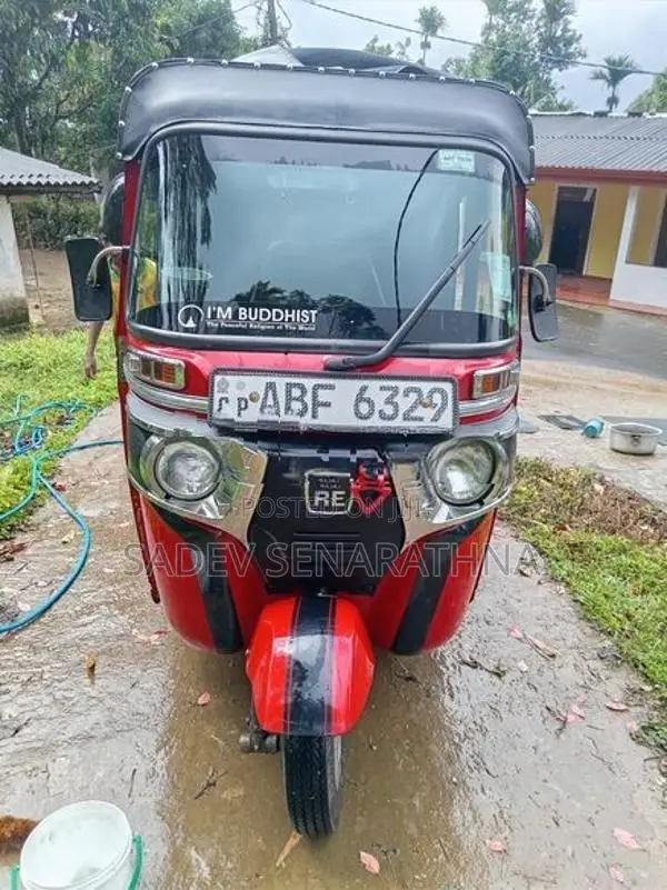 Bajaj RE 2015