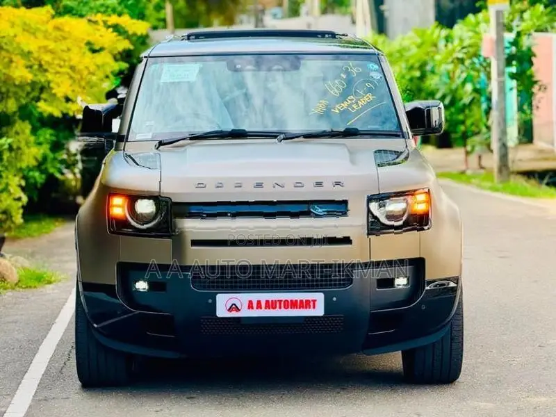 Land Rover Defender P300e HSE x-Dynamic 2025