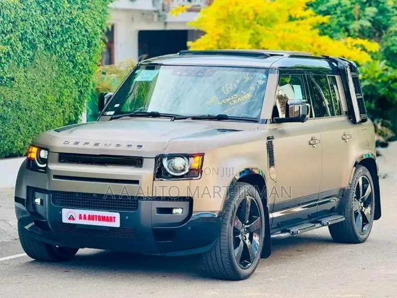 Land Rover Defender P300e HSE x-Dynamic 2025