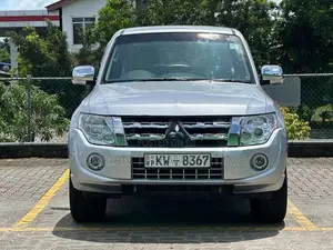 Mitsubishi Montero 2013