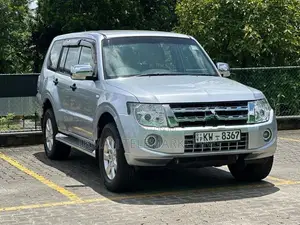 Mitsubishi Montero 2013