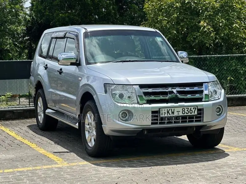 Mitsubishi Montero 2013