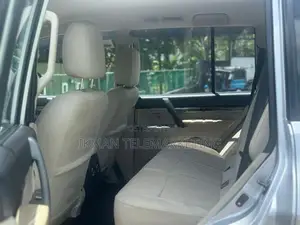 Mitsubishi Montero 2013