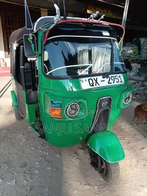 Bajaj RE 2010