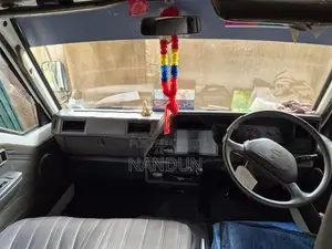 Nissan Caravan 1993