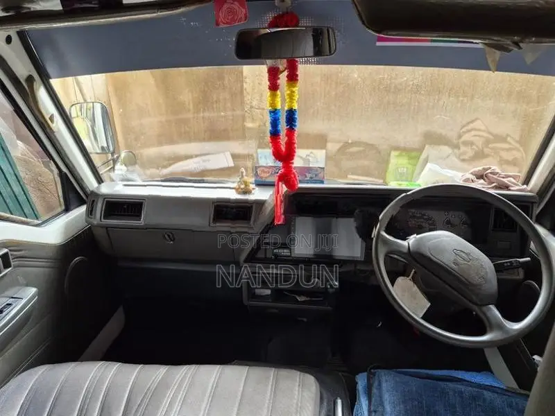 Nissan Caravan 1993