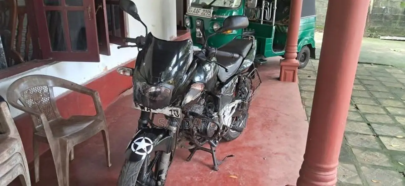 Bajaj Pulsar 180 2011