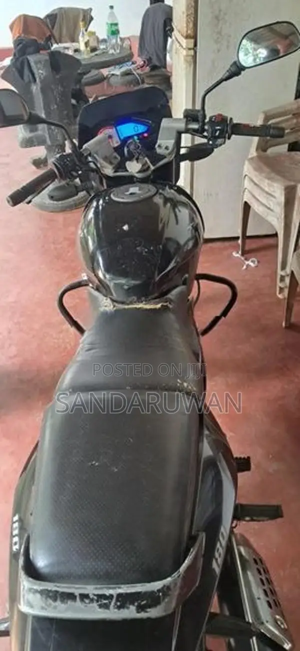 Bajaj Pulsar 180 2011